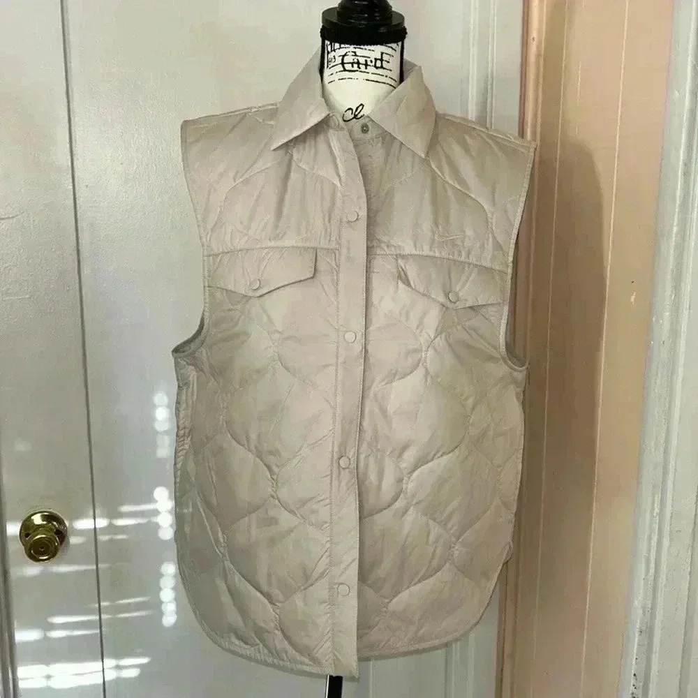 Nike women’s sleeveless puffer